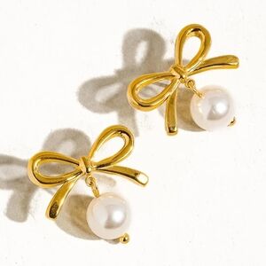 Elegant Gold Bow Pearl Earrings